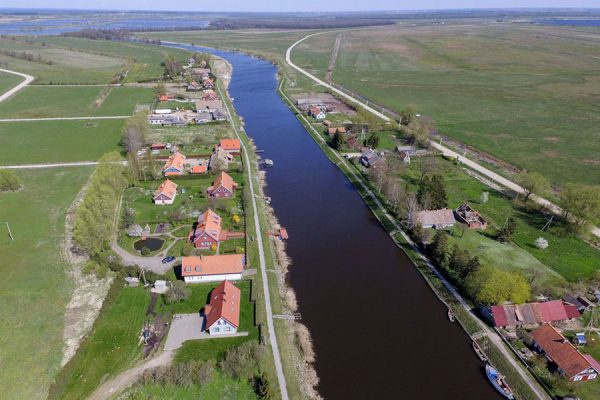 Plaukimas greitaeigiu kateriu Hanuman į Mingės kaimą